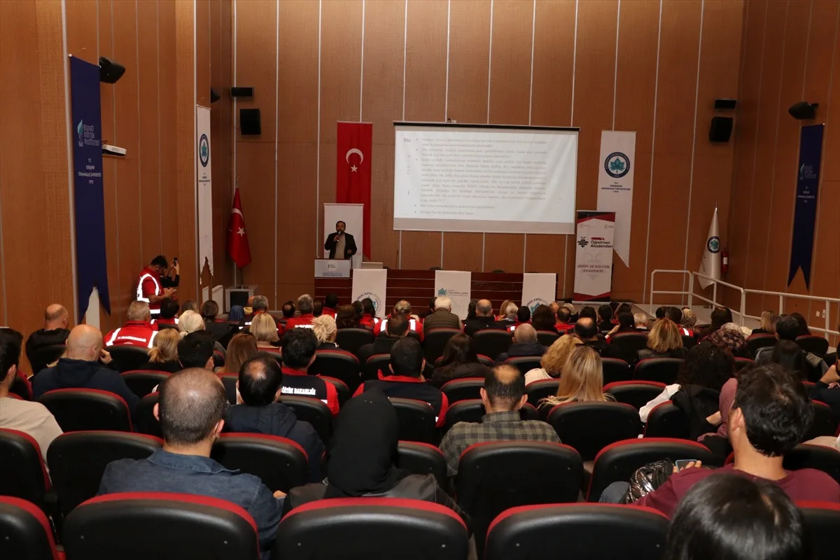Eskişehir'de öğretmenlere acil durum ve travmalarda ilk müdahale eğitimi verildi