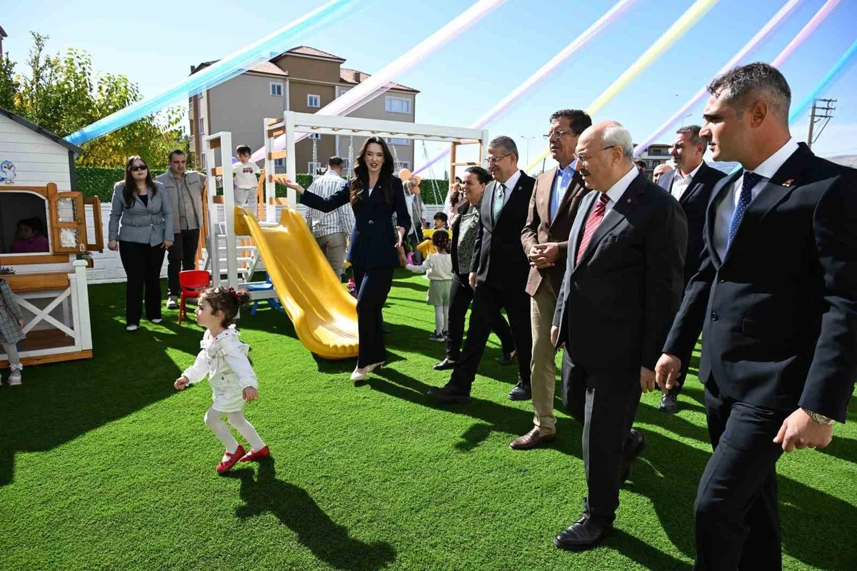 Denizli Çivril'de 132 kapasiteli gündüz bakımevi 2-6 yaş çocuklar için açıldı