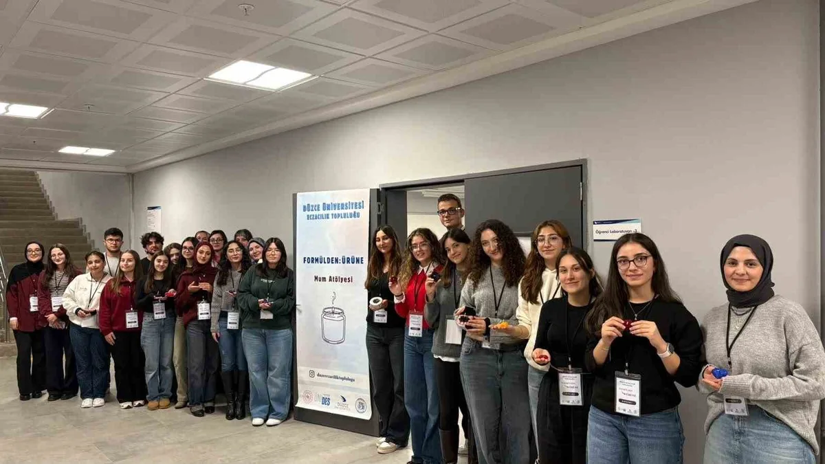 Düzce Eczacılık Topluluğu ÜNİDES kapsamında üç atölye düzenledi