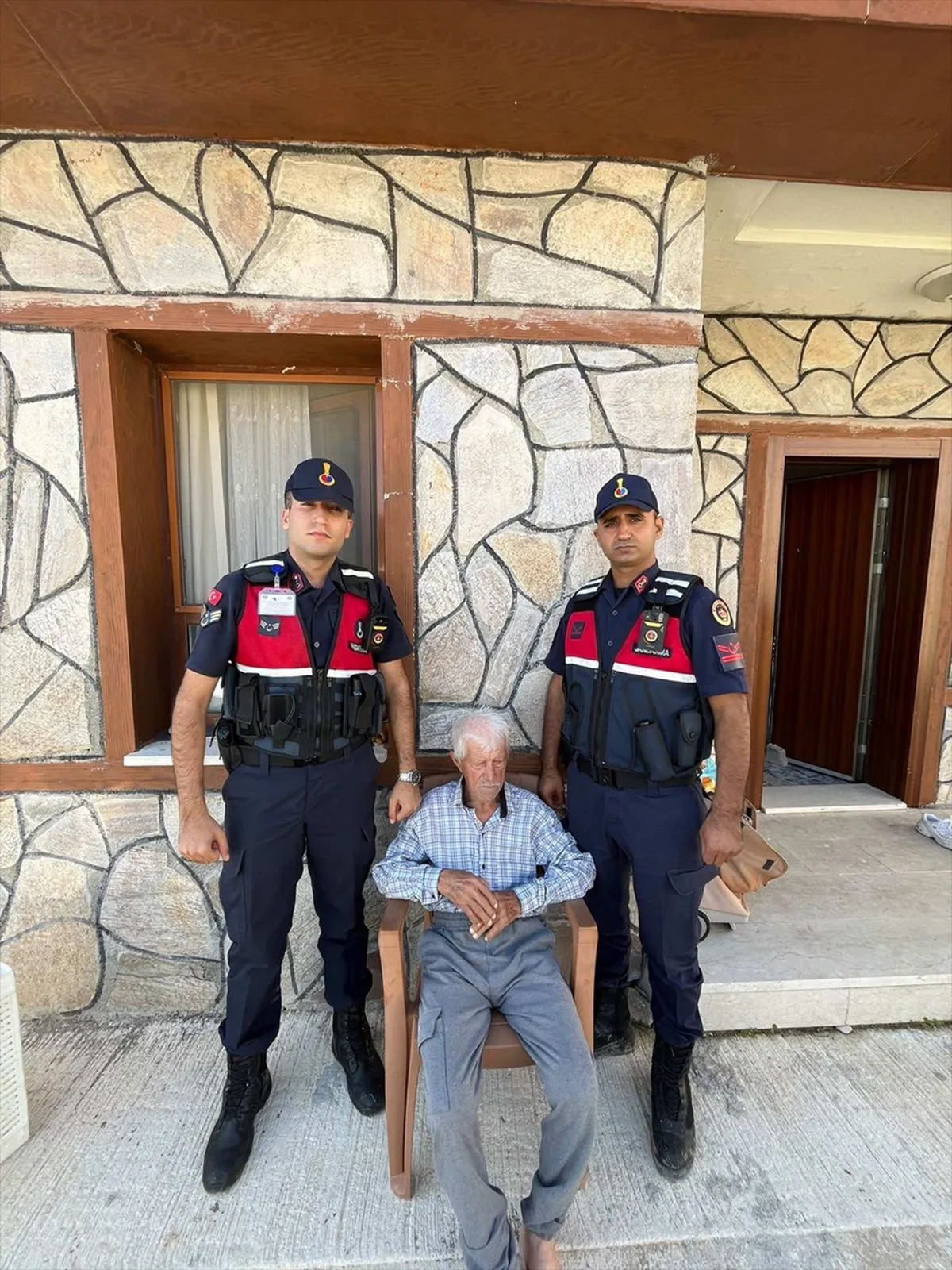 Jandarmanın dron destekli araması Manavgat'ta kaybolan Alzheimer hastasını buldu