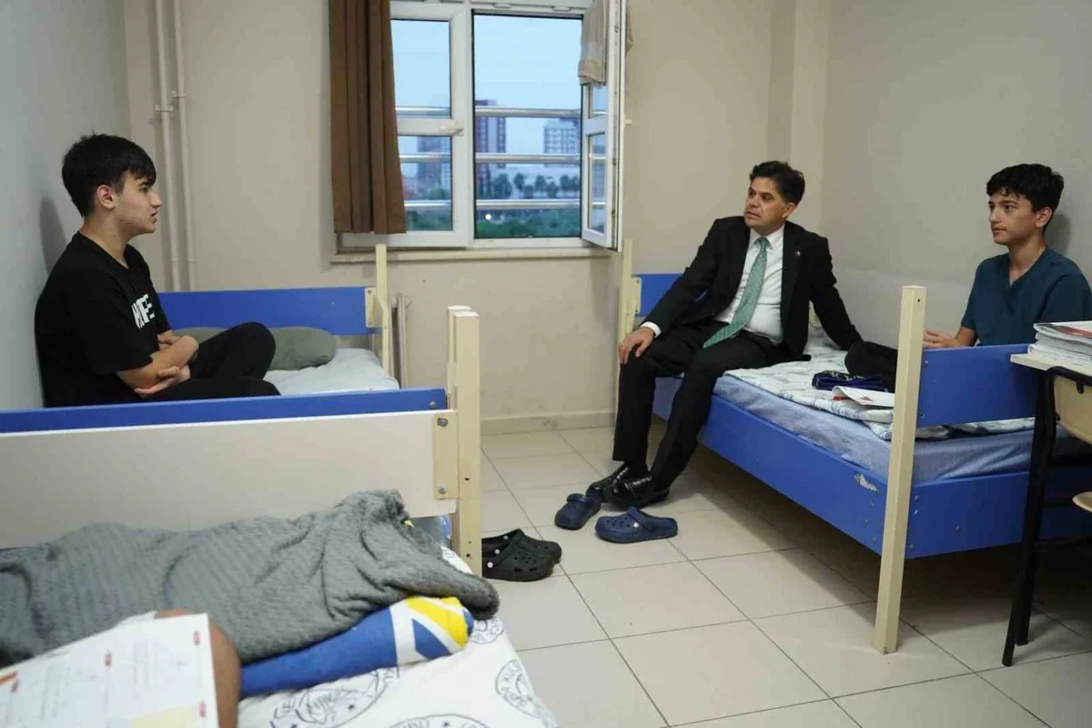 Mersin'de il ve ilçe milli eğitim yöneticileri pansiyonları eş zamanlı ziyaret etti