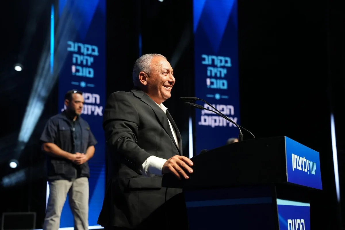 Eisenkot, ilk anketlerde Netanyahu hükümetine güvensizlik olduğunu belirtti