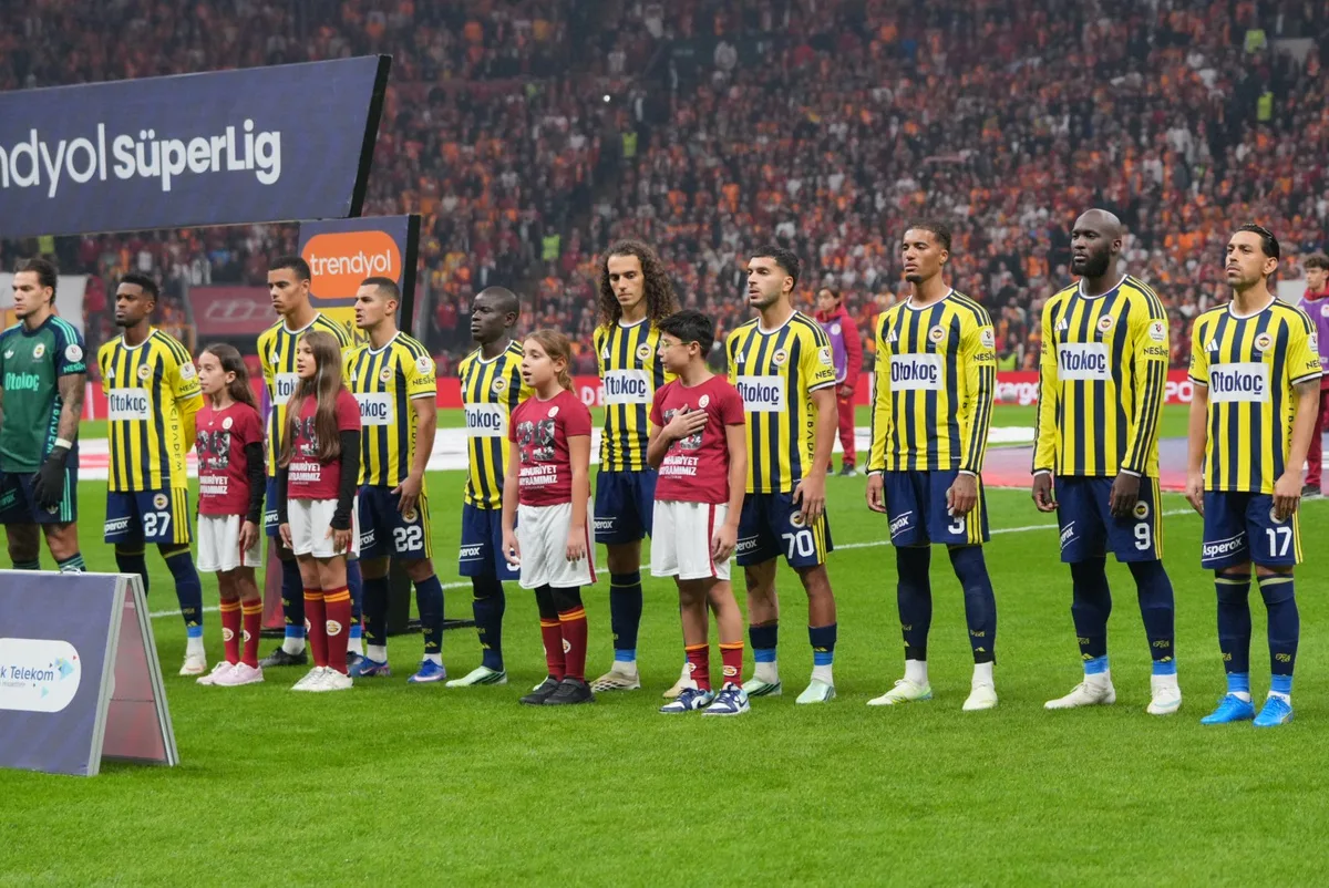 Fenerbahçe, Göztepe maçında Dirk Kuyt yönetiminde 3 puan arıyor