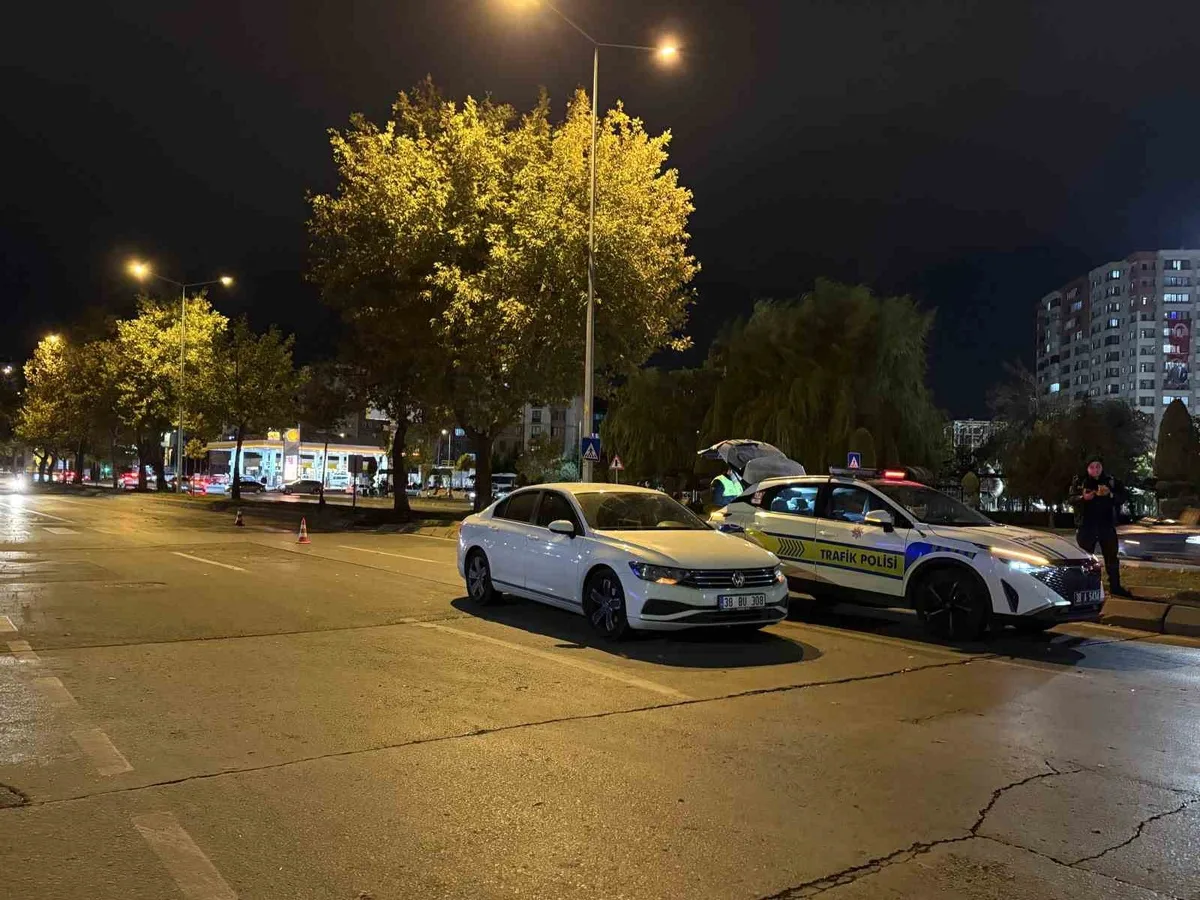 Kayseri Kocasinan'da otomobil üniversite öğrencisini ağır yaraladı, sürücü gözaltında