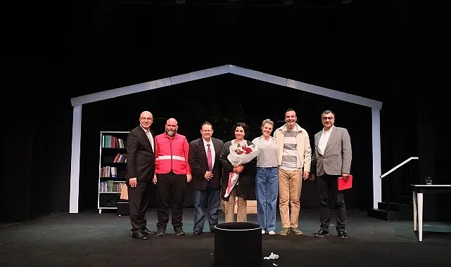 Şehrin Tiyatrosu “Yenilmez” oyunuyla 11. Adana Şehir Tiyatroları Festivali’ne konuk oldu