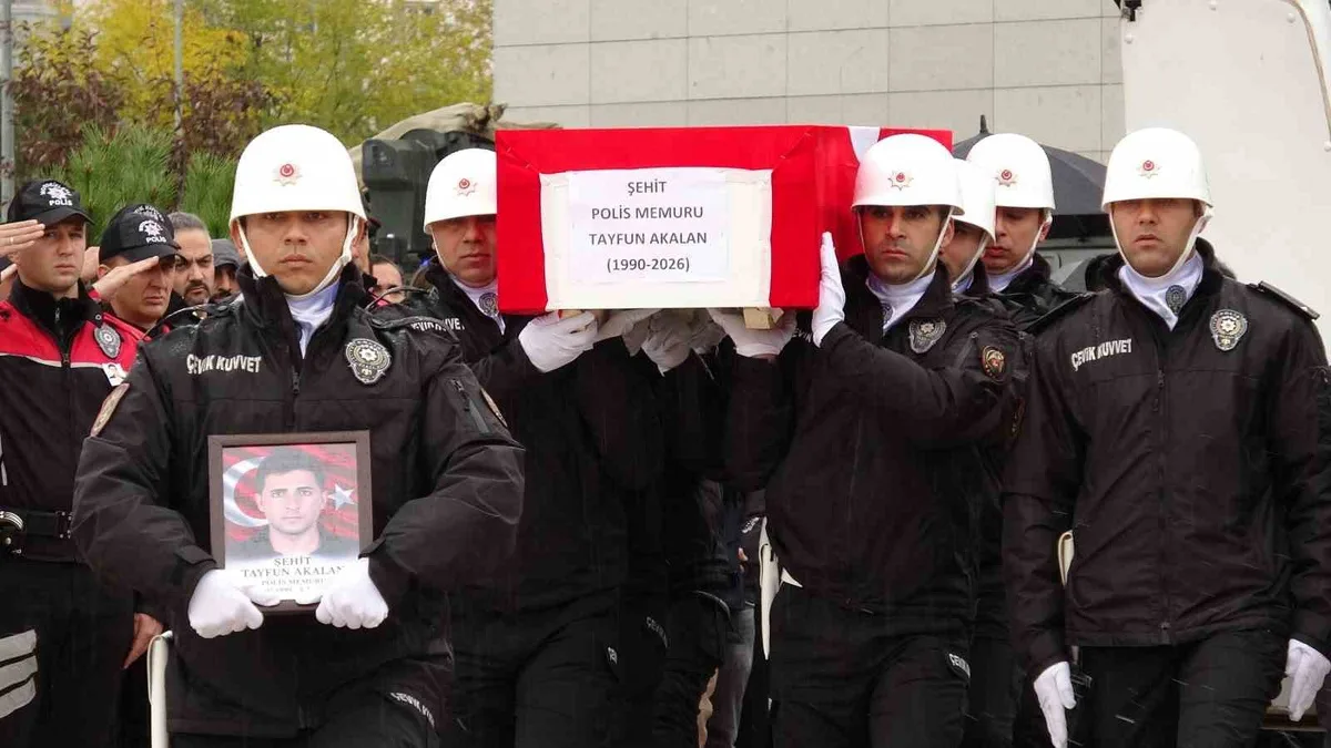 Kazada şehit düşen polis memuru için uğurlama töreni düzenlendi