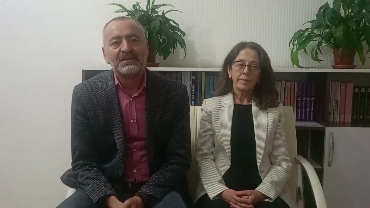 İHD Eş Genel Başkanları Kars'ta STK'larla barış ve ifade özgürlüğünü görüştü