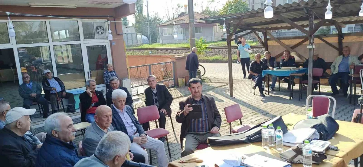 Zonguldak'ın Çaycuma ilçesinde mahalli sanatçılar ücretsiz konser verdi