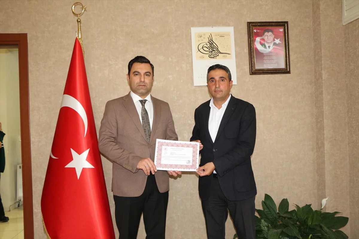 Karlıova SYDV personeli, 973 vakıf arasında 10. sıraya girerek teşekkür belgesi aldı