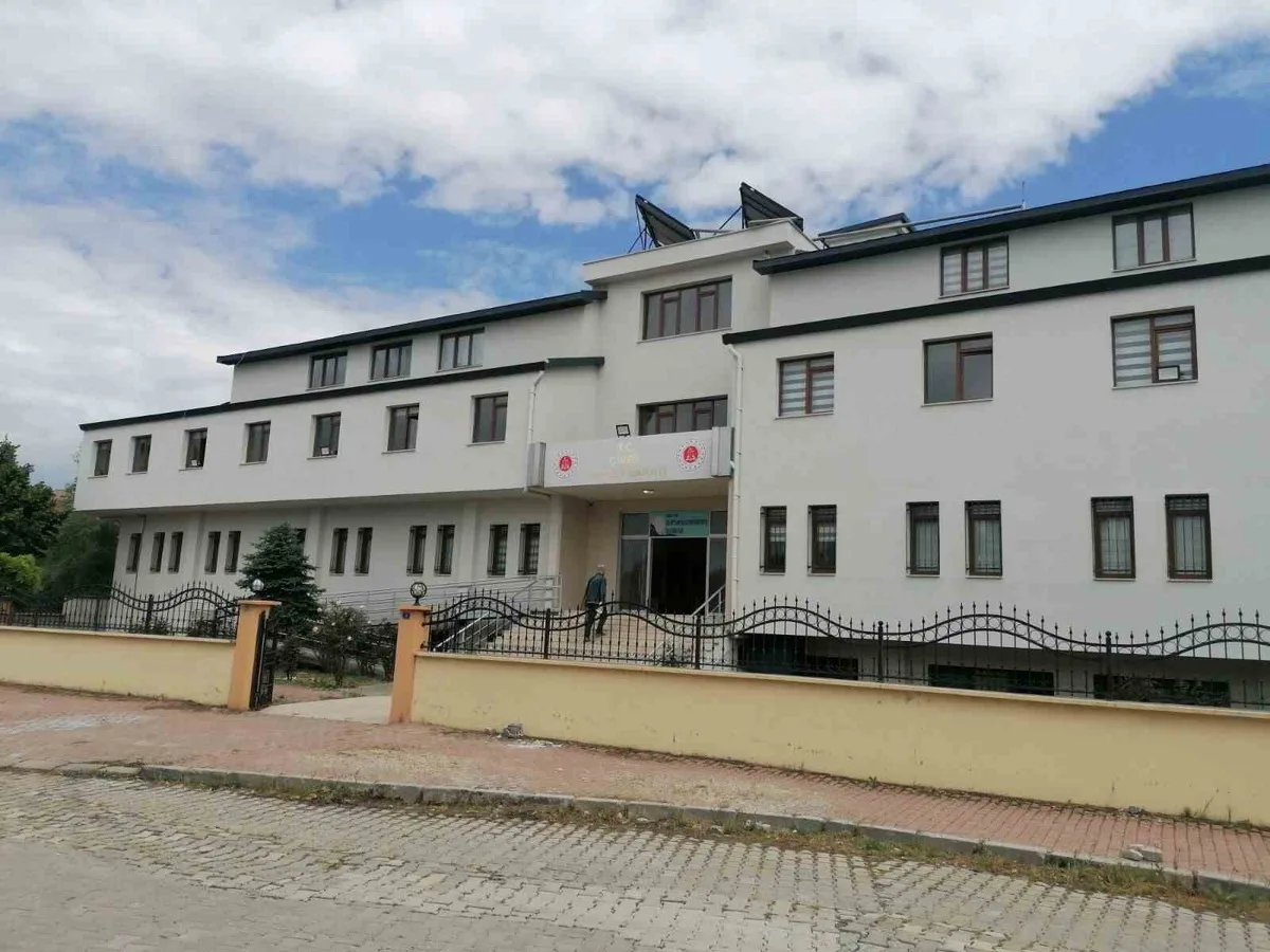 Denizli Çivril'de silahlı çatışmada biri çocuk 5 kişi yaralandı, 6 şüpheli tutuklandı