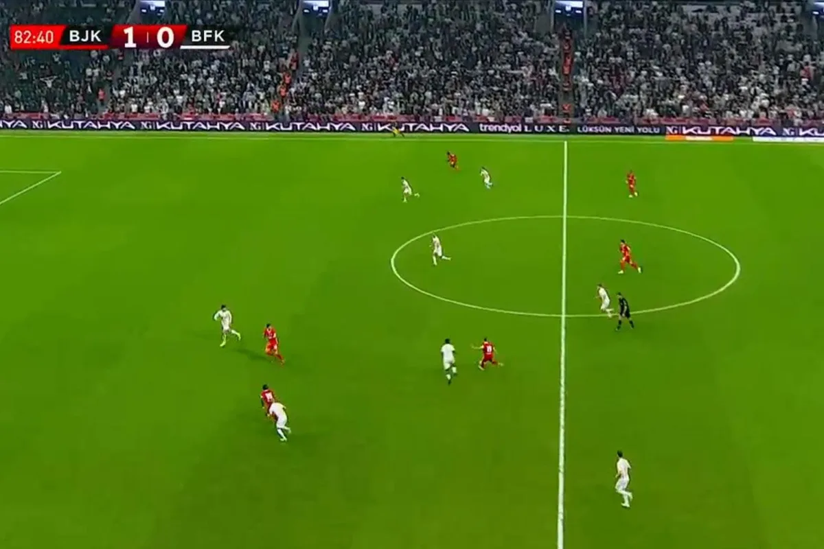 Beşiktaş-Başakşehir maçını izlemek için televizyonu açanlar hayret etti