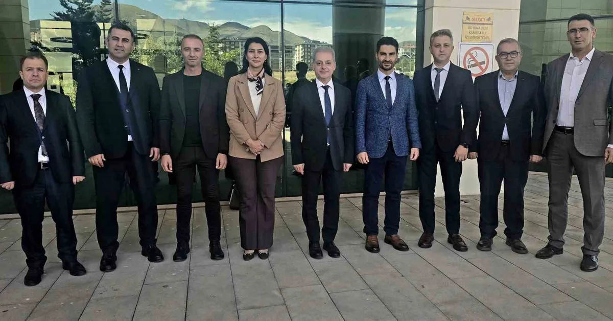 Erzincan İl Sağlık Müdürlüğü yöneticileri Erzurum'da REDES toplantısına katıldı
