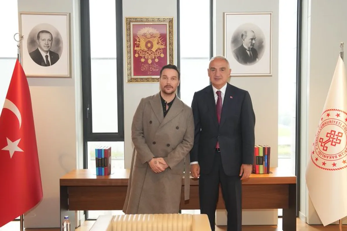 Sinan Akçıl, Kültür ve Turizm Bakanı Ersoy'u Atatürk Kültür Merkezi'nde ziyaret etti