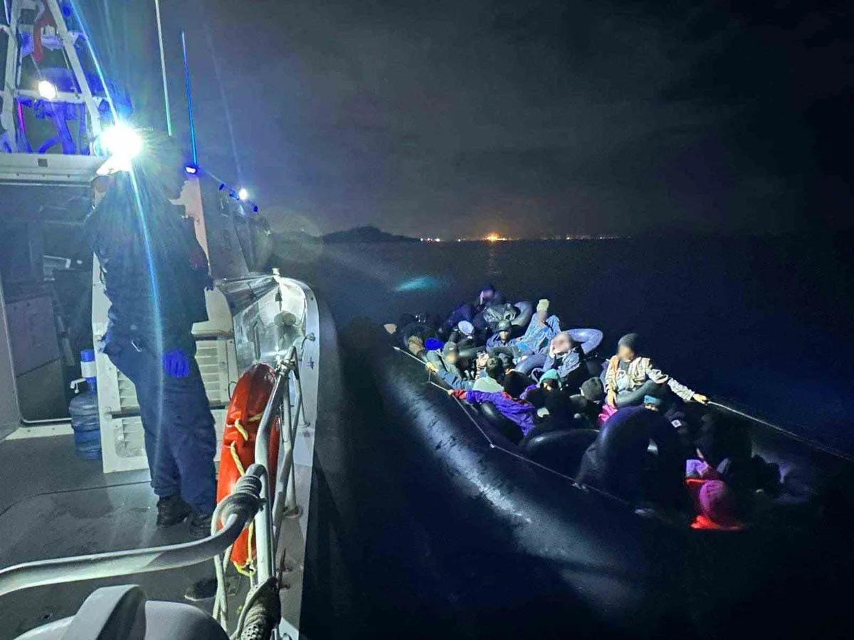 İzmir'de Sahil Güvenlik operasyonlarında 111 düzensiz göçmen yakalandı