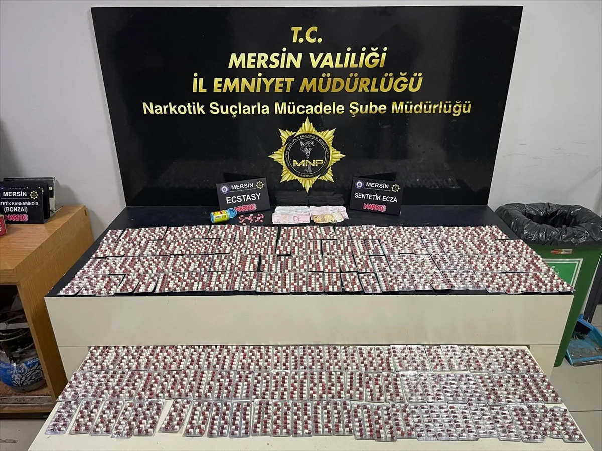 Mersin'de uyuşturucu satıcılarına yönelik operasyonda 8 kişiden 7'si tutuklandı