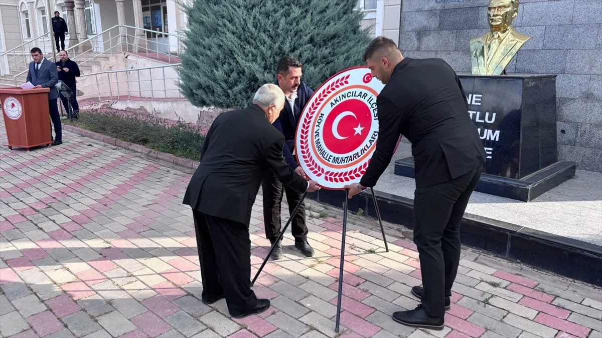Akıncılar Kaymakamı, muhtarları devlet ile vatandaş arasında köprü diye niteledi