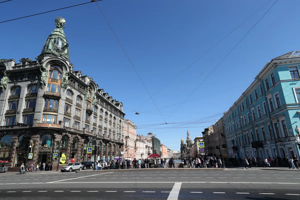 Ukrayna'nın St. Petersburg'a saldırısında 12 apartman ve iki ev hasar gördü
