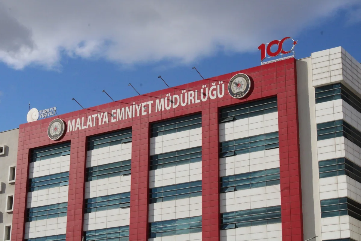 Malatya merkezli 7 ildeki yıkım operasyonunda 14 şüpheli tutuklandı