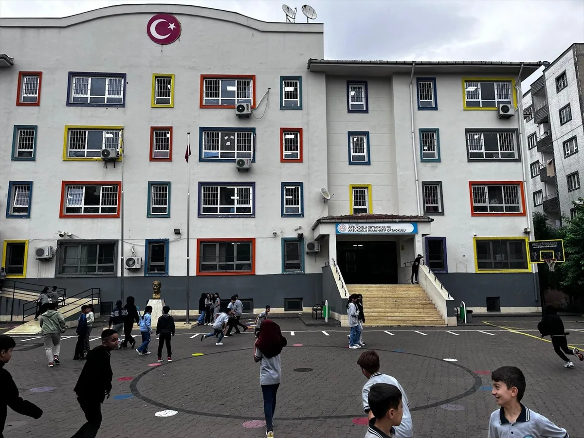 Cizre'de AFAD, Dünya Afet Risklerinin Azaltılması Günü'nde öğrencilere eğitim verdi