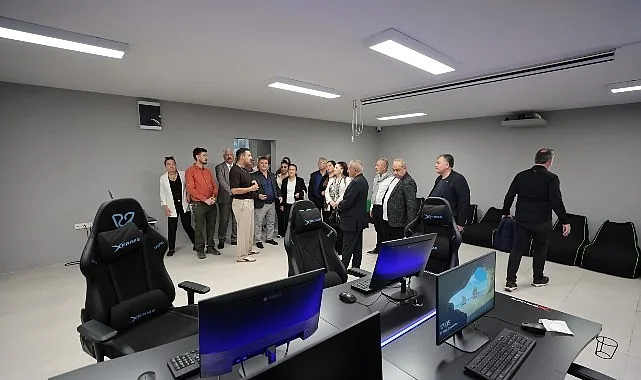 Ferdi Zeyrek Gençlik Merkezi’ne muhtarlardan tam not
