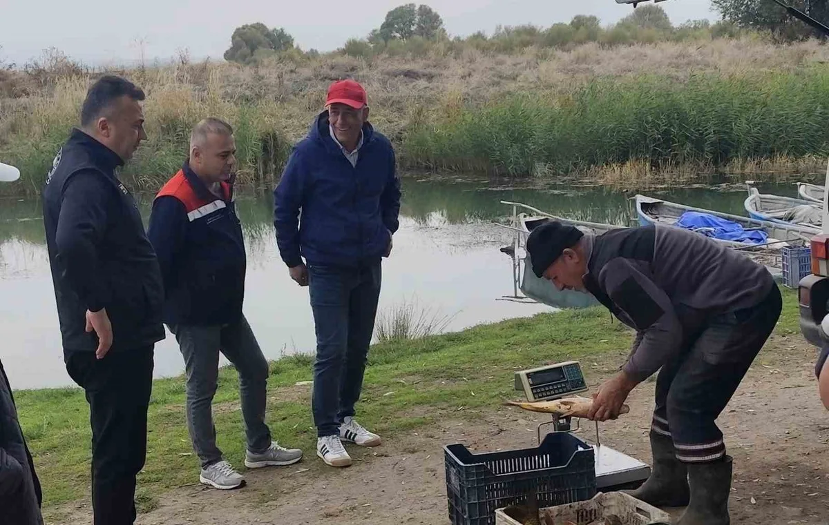 Konya Beyşehir'de balıkçılık denetimleri 24 saat esasıyla sürdürülüyor