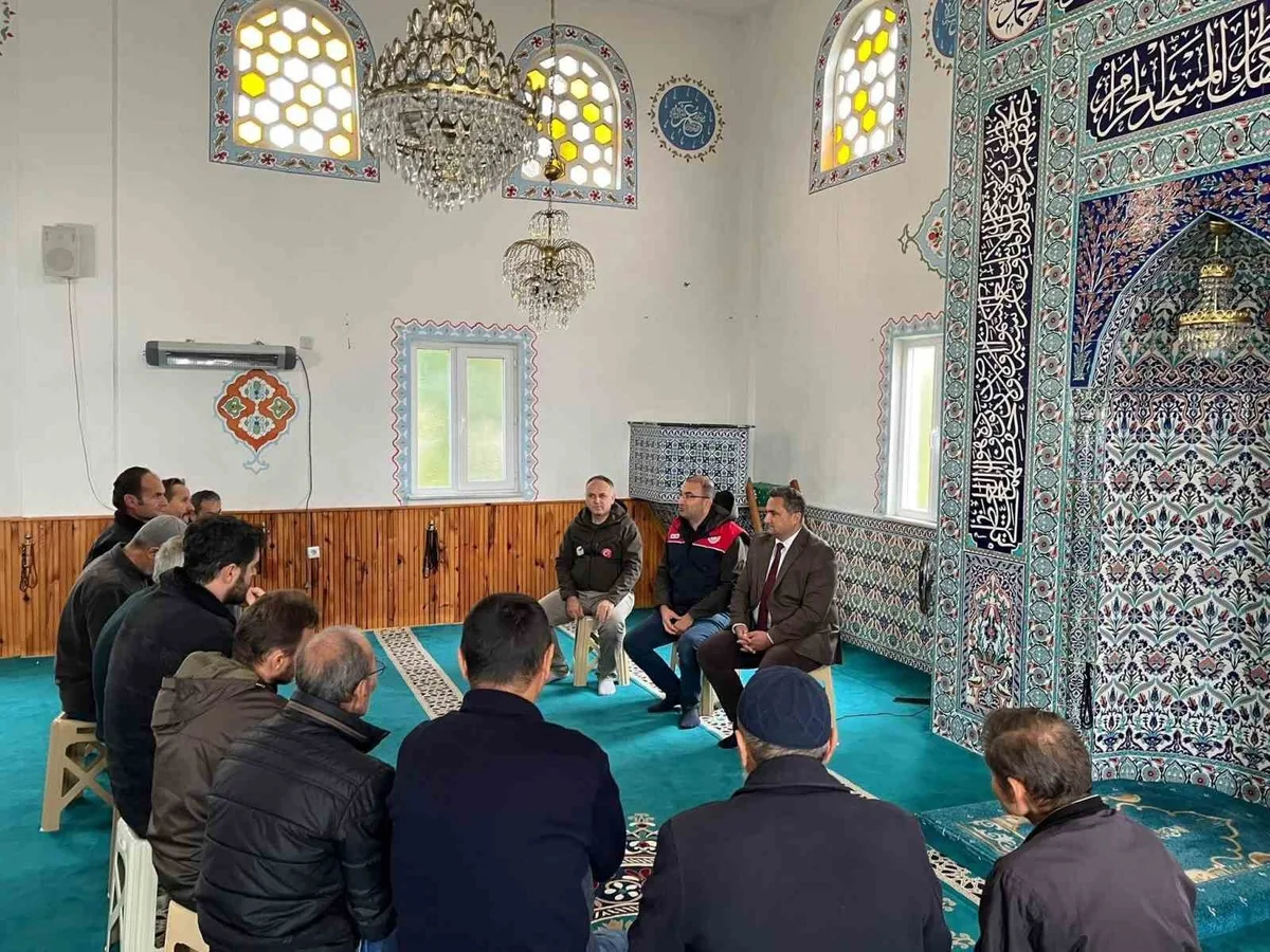 Kaynaşlı'da üreticilere tarımsal destek ve kahverengi kokarca bilgilendirmesi yapıldı