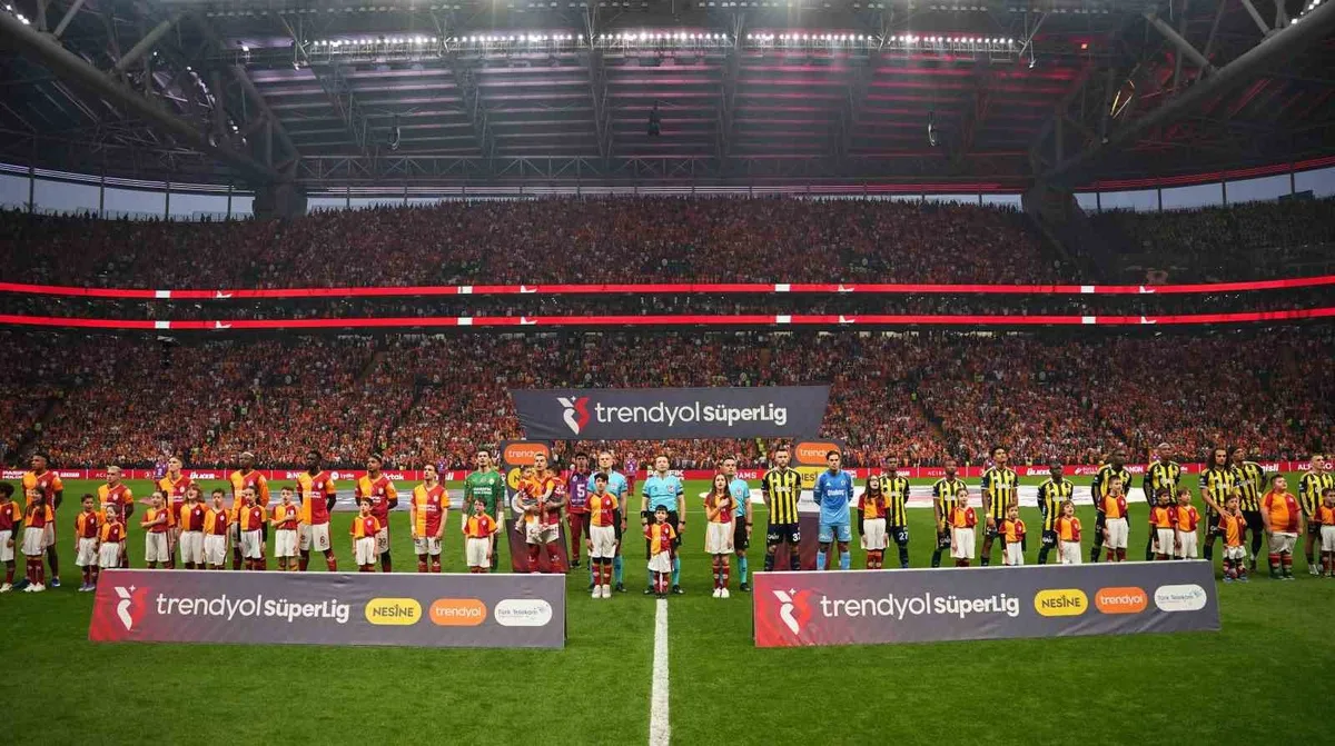 Galatasaray ile Fenerbahçe yarın 407. kez derbide karşı karşıya geliyor