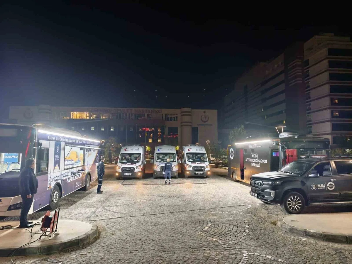 Manisa Akhisar'daki otobüs kazasında 11 kişi öldü, Bursa AKOM destek veriyor