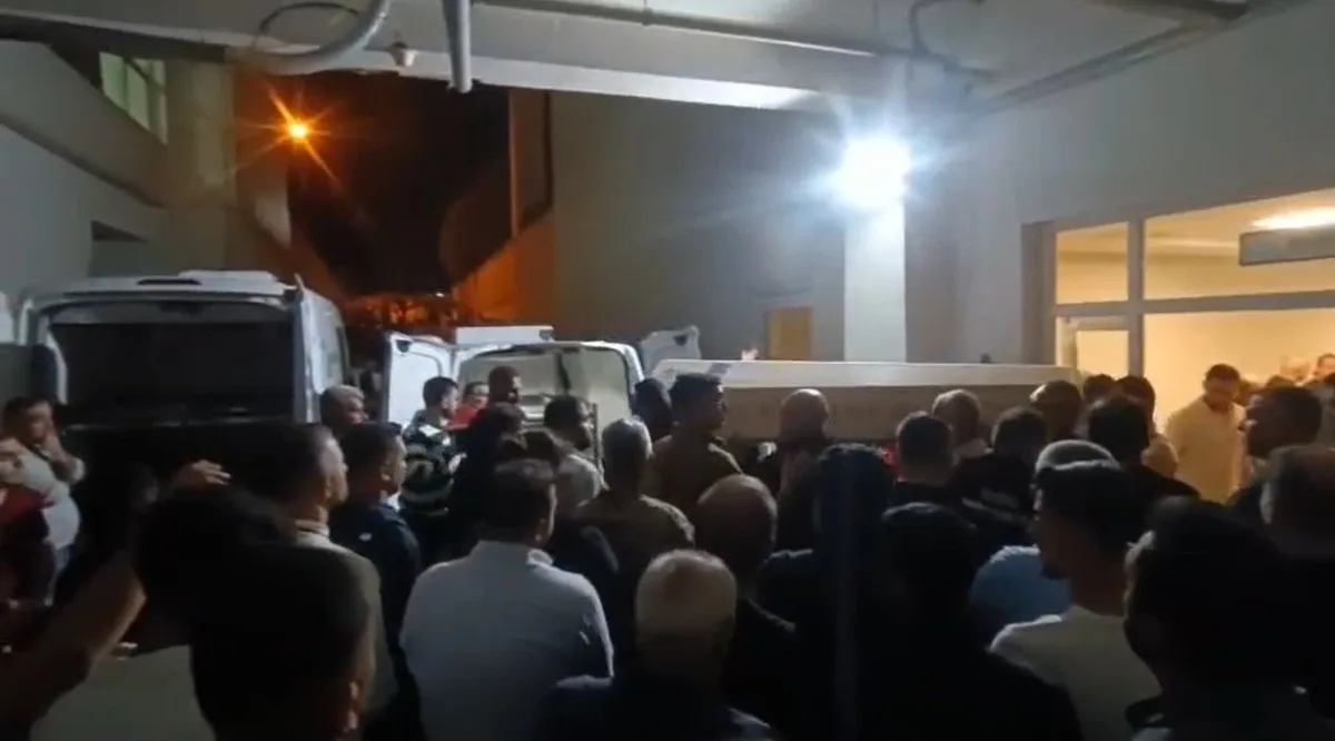 Mardin Nusaybin'de taziyeden dönen otomobil su kanalına düştü, 6 kişi öldü