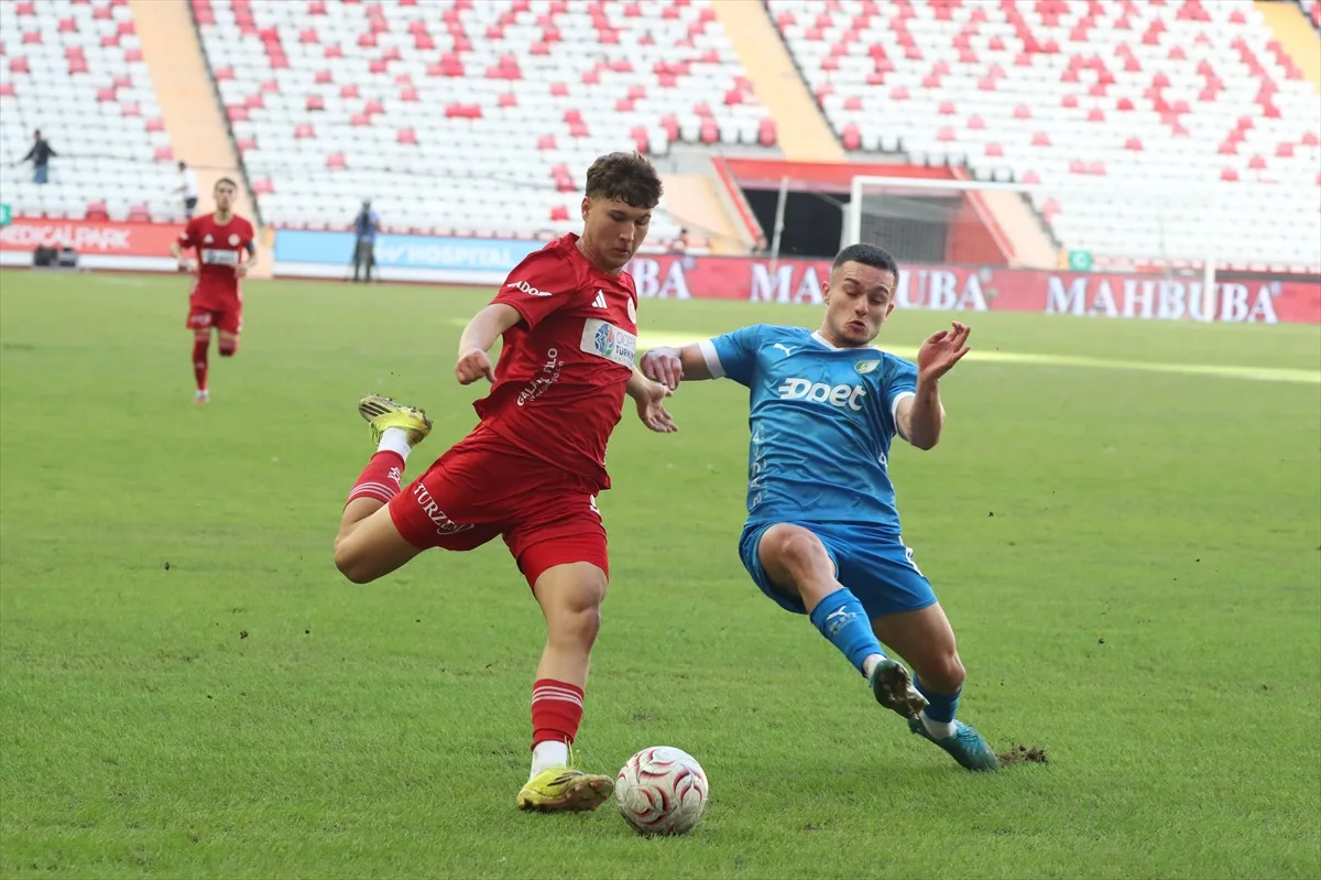 Antalyaspor sahasında Bodrum FK'ye 2-1 yenildi, Özköylü play-off vurgusu yaptı