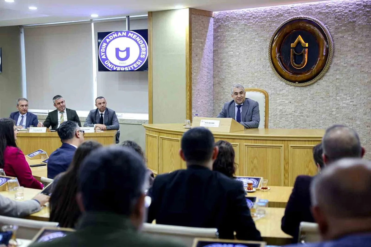 ADÜ'de 6 MYO'da 12 program ele alındı, 36 bölüm ve program akreditasyon belgesi aldı