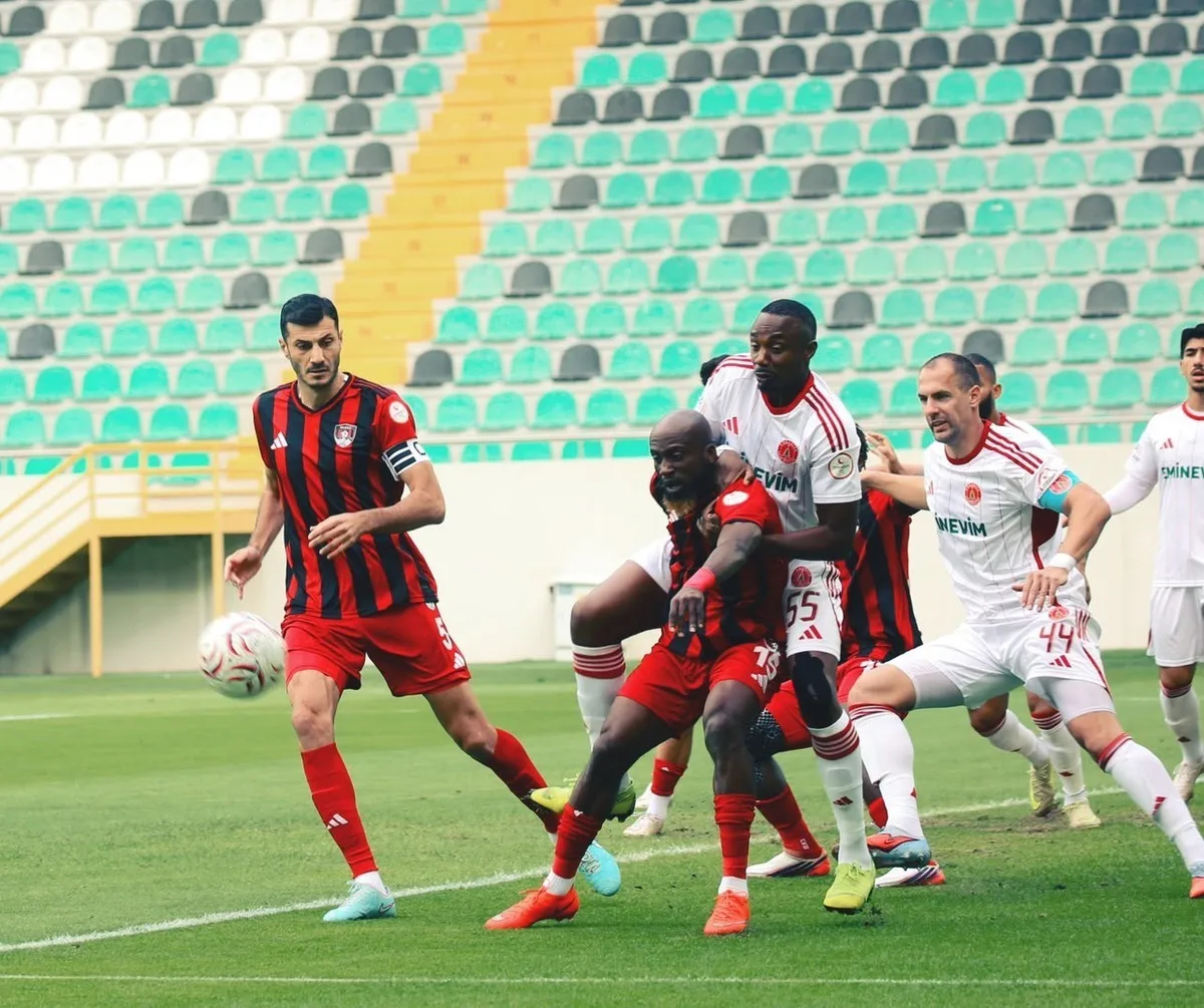 1. Lig'in 11. haftasında Vanspor FK, Akhisar'da Ümraniyespor'a 2-0 mağlup oldu