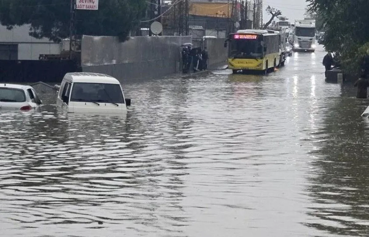 Yarın üniversiteler tatil mi, 15 Ekim Perşembe yarın üniversiteler açık mı, kapalı mı?