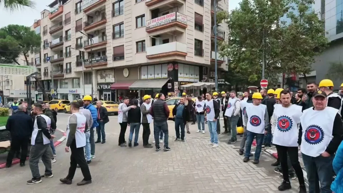 Soma'da madenciler bir yılı aşkın süredir alacakları için Ankara'ya yürüyüşe geçti