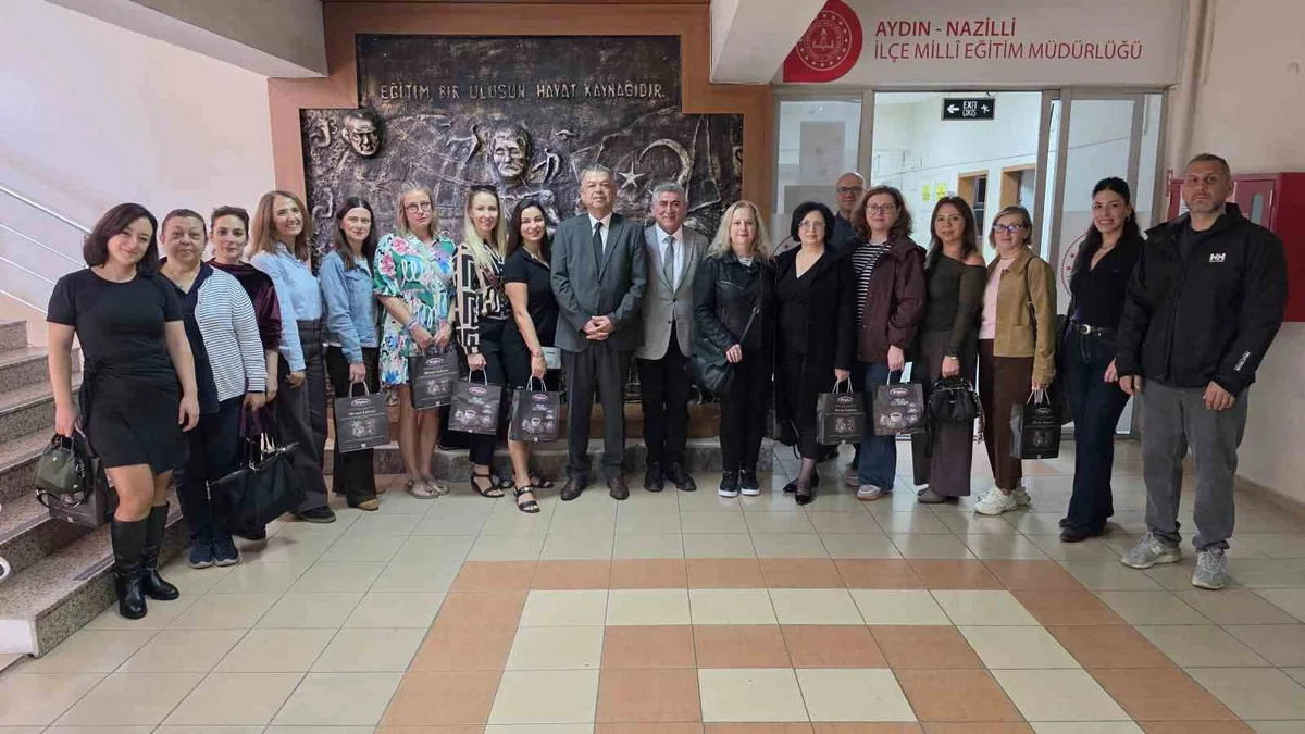 Nazilli'de Erasmus+ projesine gelen öğretmenler Eğitim Müdürü Güner'i ziyaret etti