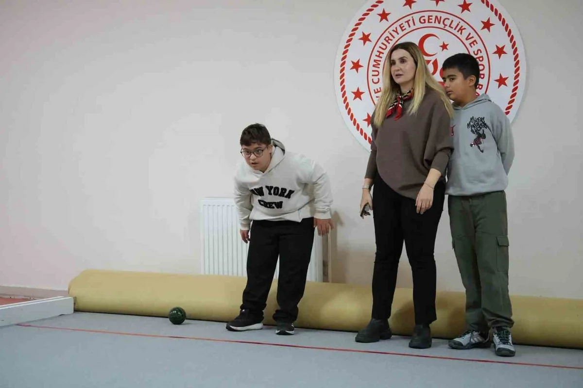 Muğla'da özel sporcular Cumhuriyet Bayramı Bocce Turnuvası'nda takdir topladı