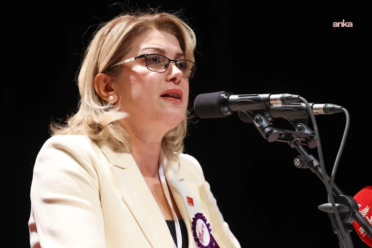 Asu Kaya, 2026 sonunda 195 bin çocuk öngörüsüne tepki gösterdi