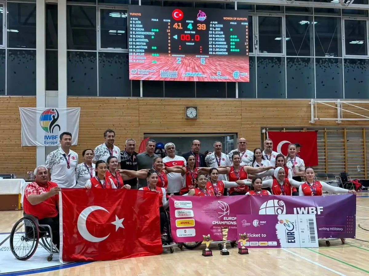 Kadın Tekerlekli Sandalye Basketbol Milli Takımı namağlup Avrupa şampiyonu oldu