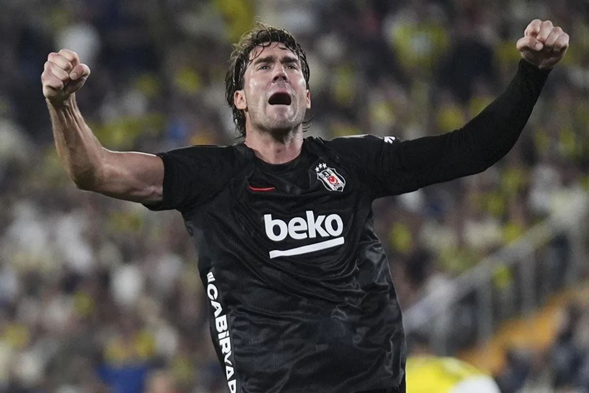 Dusan Vlahovic kimdir, kaç yaşında, nereli? Derbide Trabzonspor'a 2-0 kaybeden Beşiktaş'ın Sırp golcüsü Juventus'tan nasıl geldi, maaşı ne kadar?