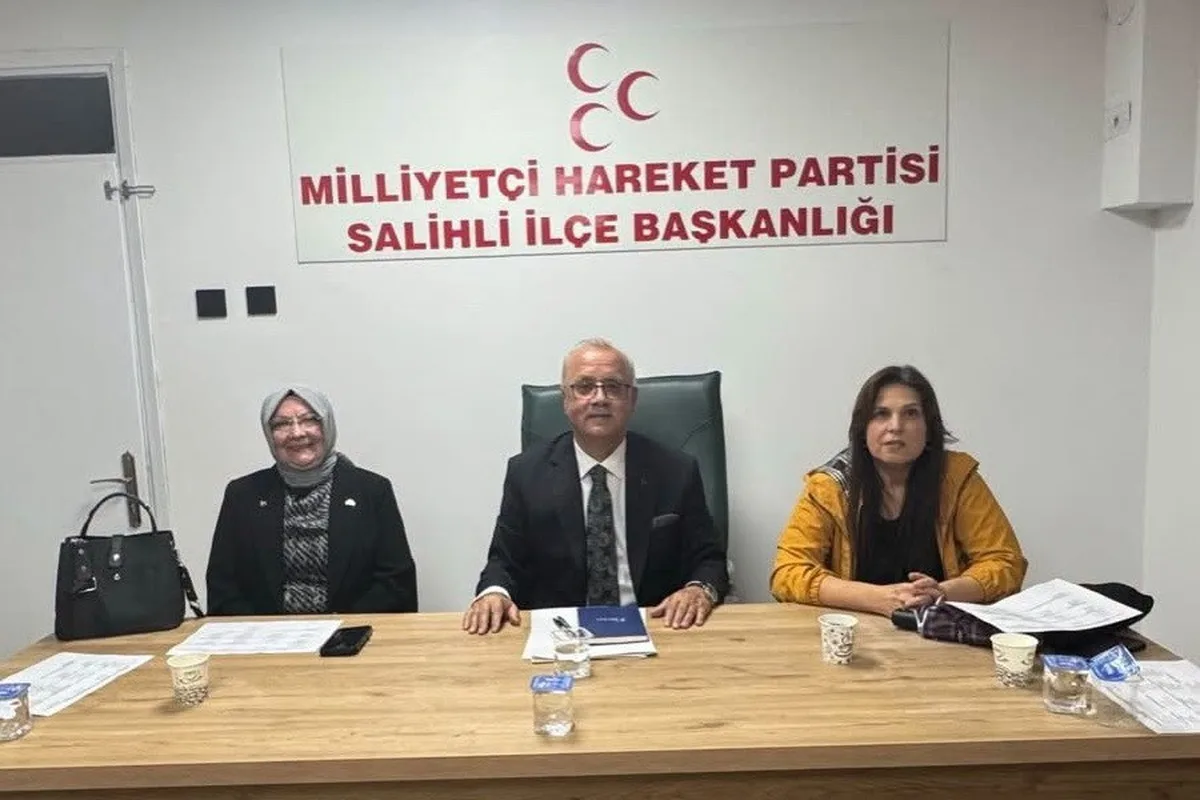 MHP Salihli İlçe Teşkilatı Zeki Kayda başkanlığında görev dağılımını belirledi
