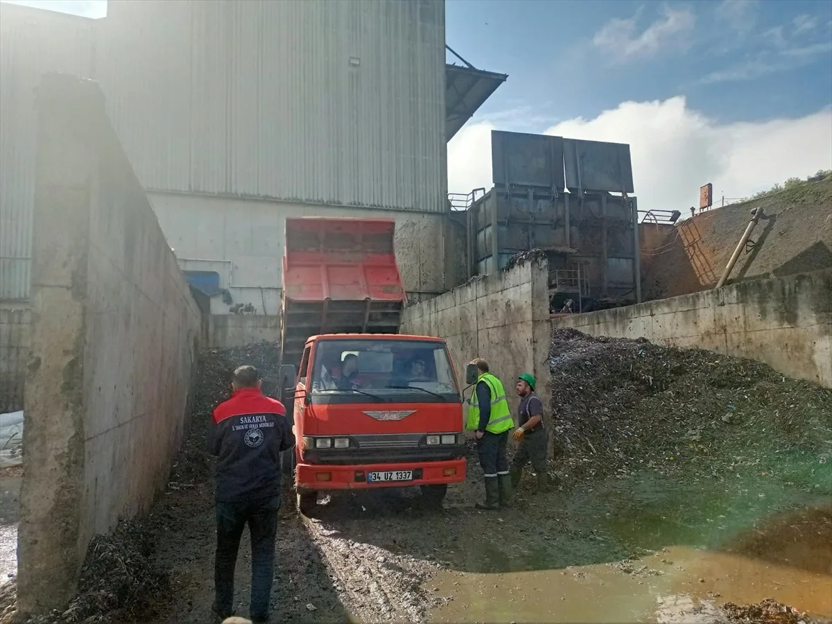 Sakarya'da 2,6 ton sucuk domuz eti tespitiyle imha edildi, işletme kapatıldı