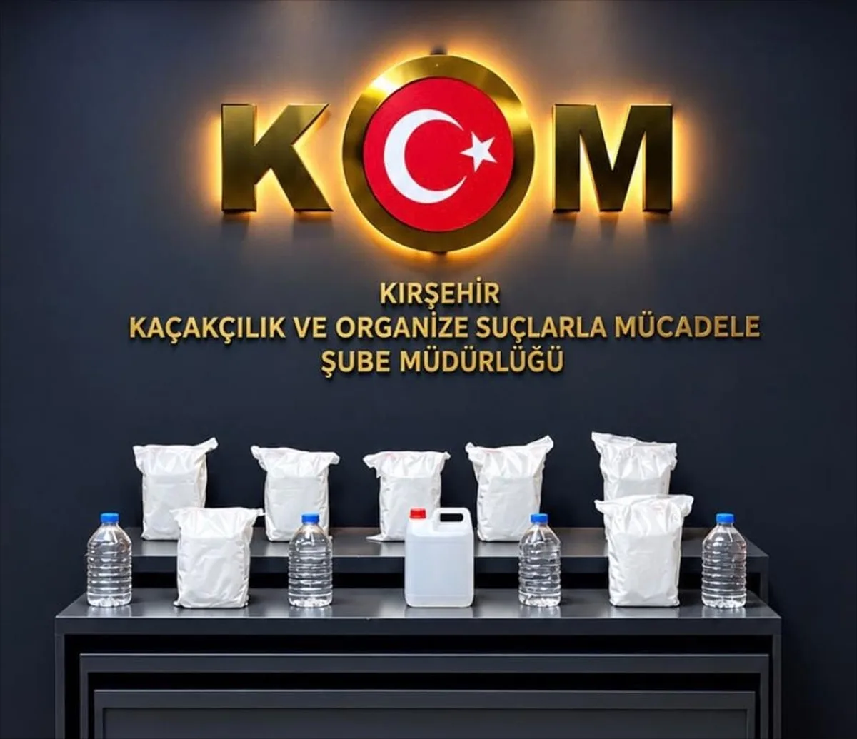 Kırşehir'de araçta yapılan aramada 40 litre etil alkol ele geçirildi