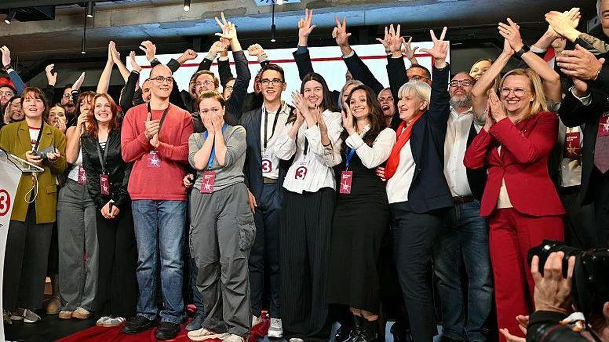 Sırbistan'da Öğrenci Listesi seçimi kazandı, Vucic'in 14 yıllık iktidarı bitti