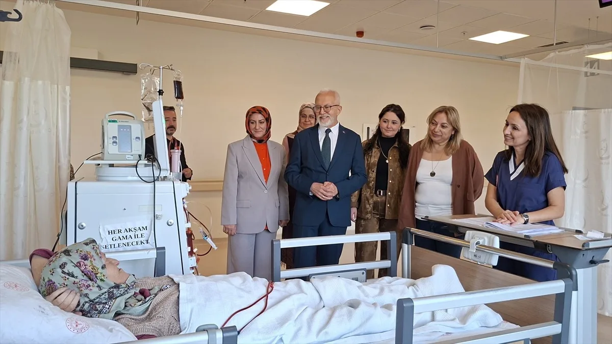 Eskişehir İl Sağlık Müdürü Bildirici, Hasta Hakları Günü'nde hastaneleri ziyaret etti