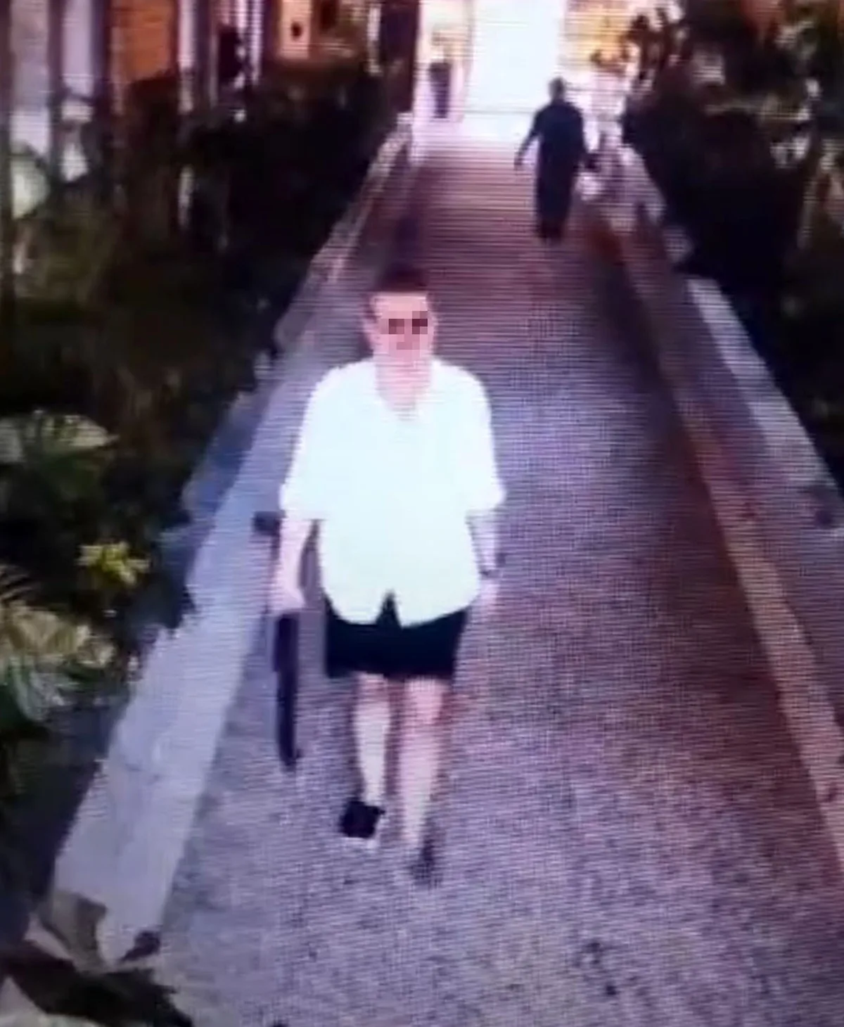 Antalya'da site sakinleri, tüfekli kişinin serbest bırakılmasına tepki gösterdi