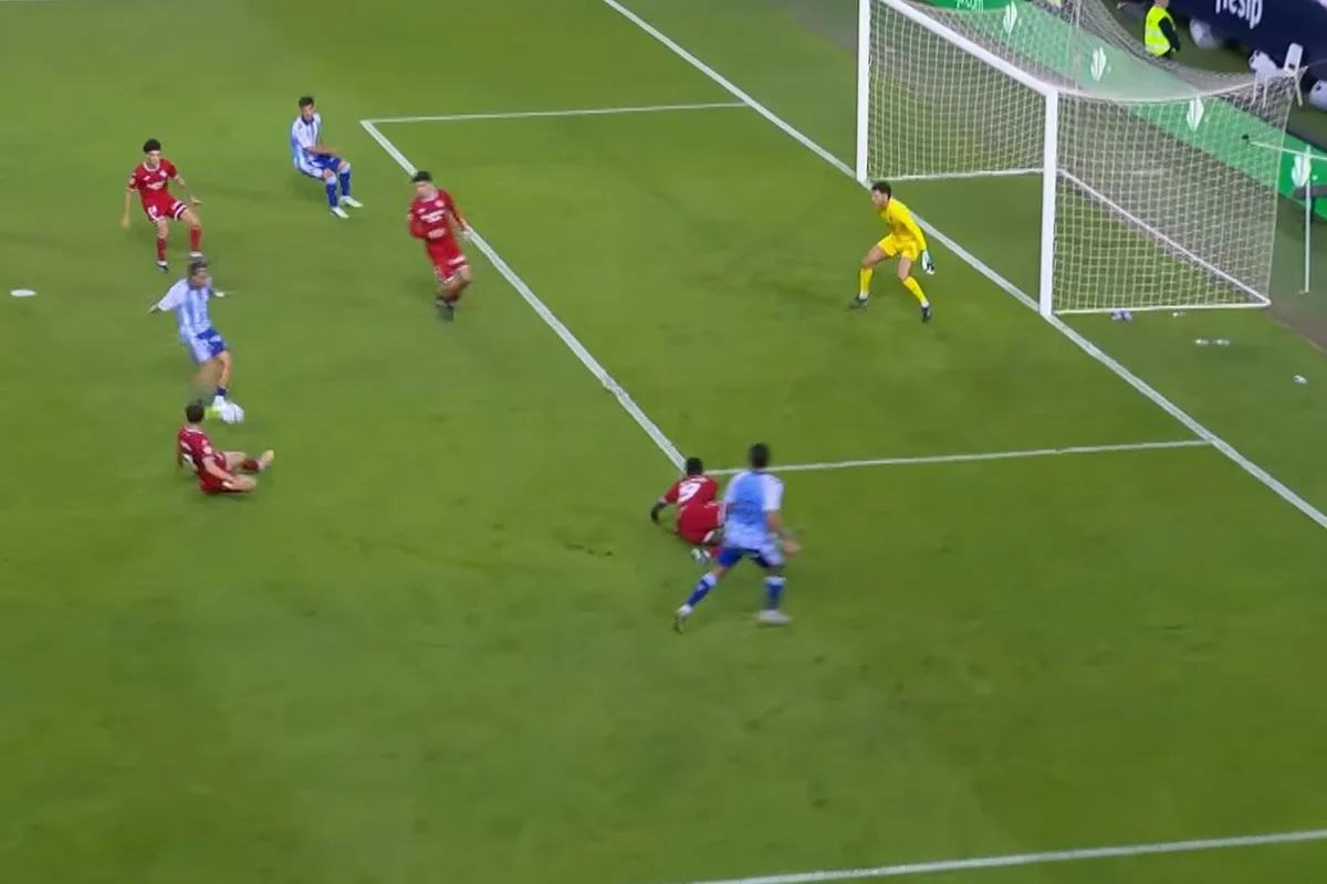 Ne olduğunu kimse anlamadı! 53. dakikada 2-1 olan maçın skoru inanılmaz