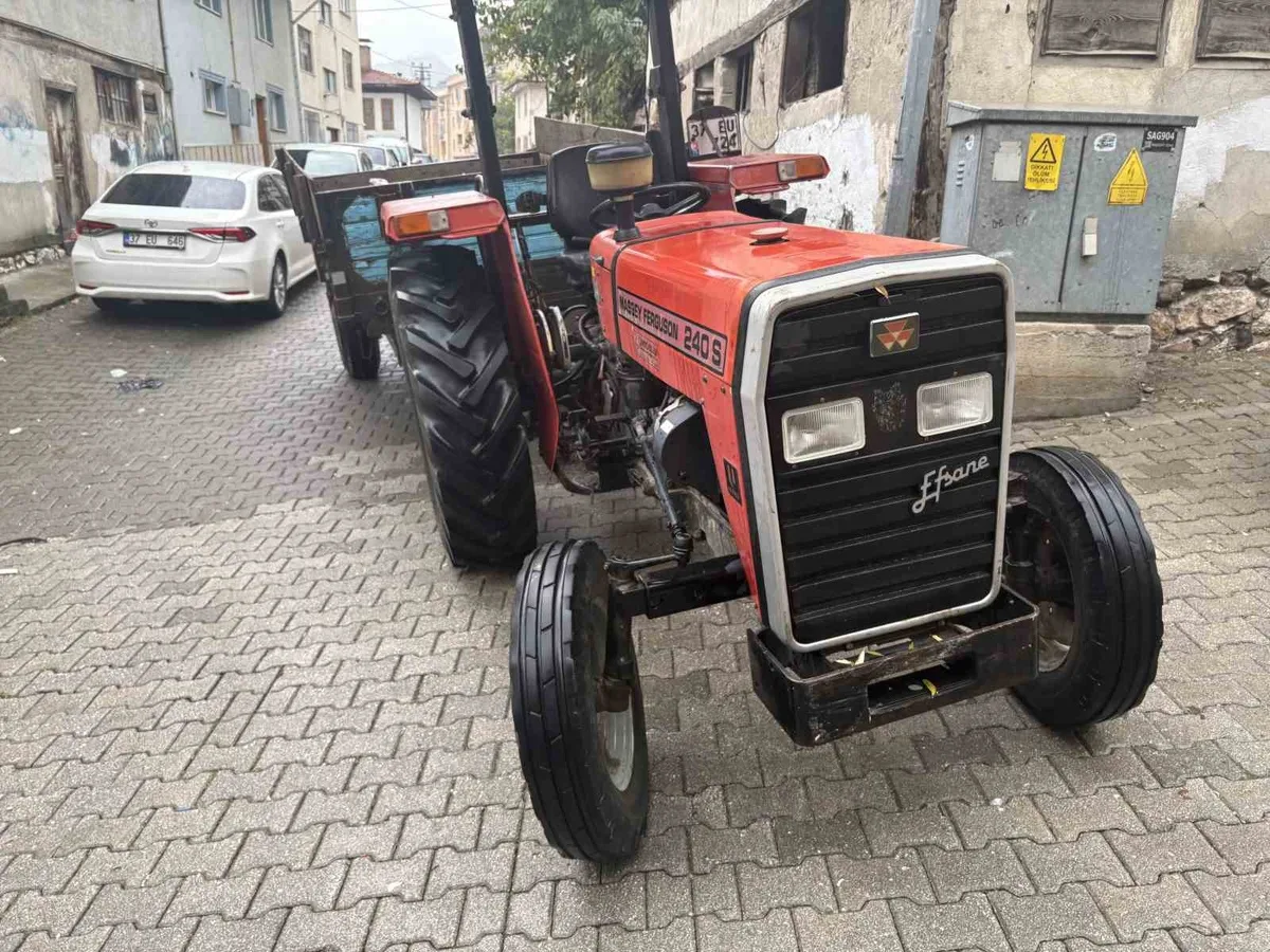 Kastamonu Tosya'da otomobil traktörle çarpıştı, kazada 1 kişi yaralandı