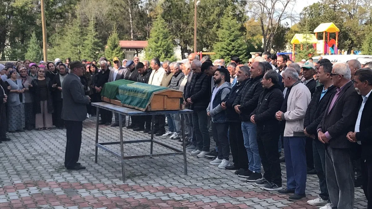 Manisa Akhisar'da TIR kazasında ölen Zülfinaz Tosun, Konya Ereğli'de toprağa verildi