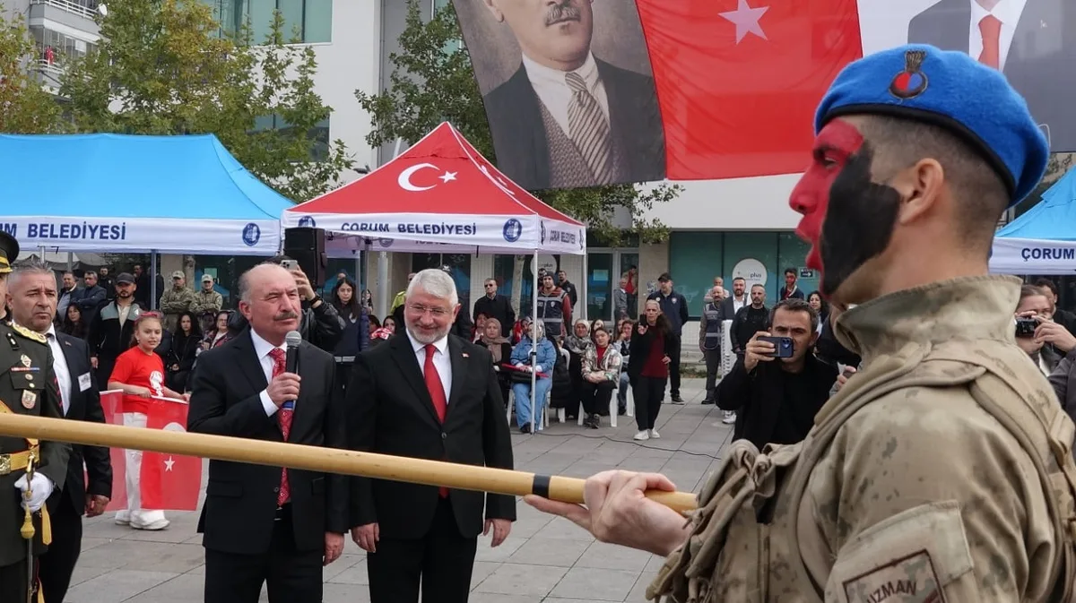 Çorum'da Cumhuriyet Bayramı, 103'üncü yıl coşkusuyla Kadeş Barış Meydanı'nda kutlandı