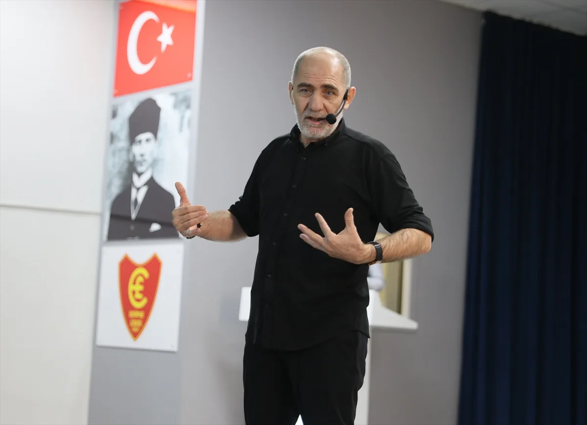 Emniyet Müdürü Sula, Edirne Lisesi öğrencilerine öz güven ve popüler kültürü anlattı